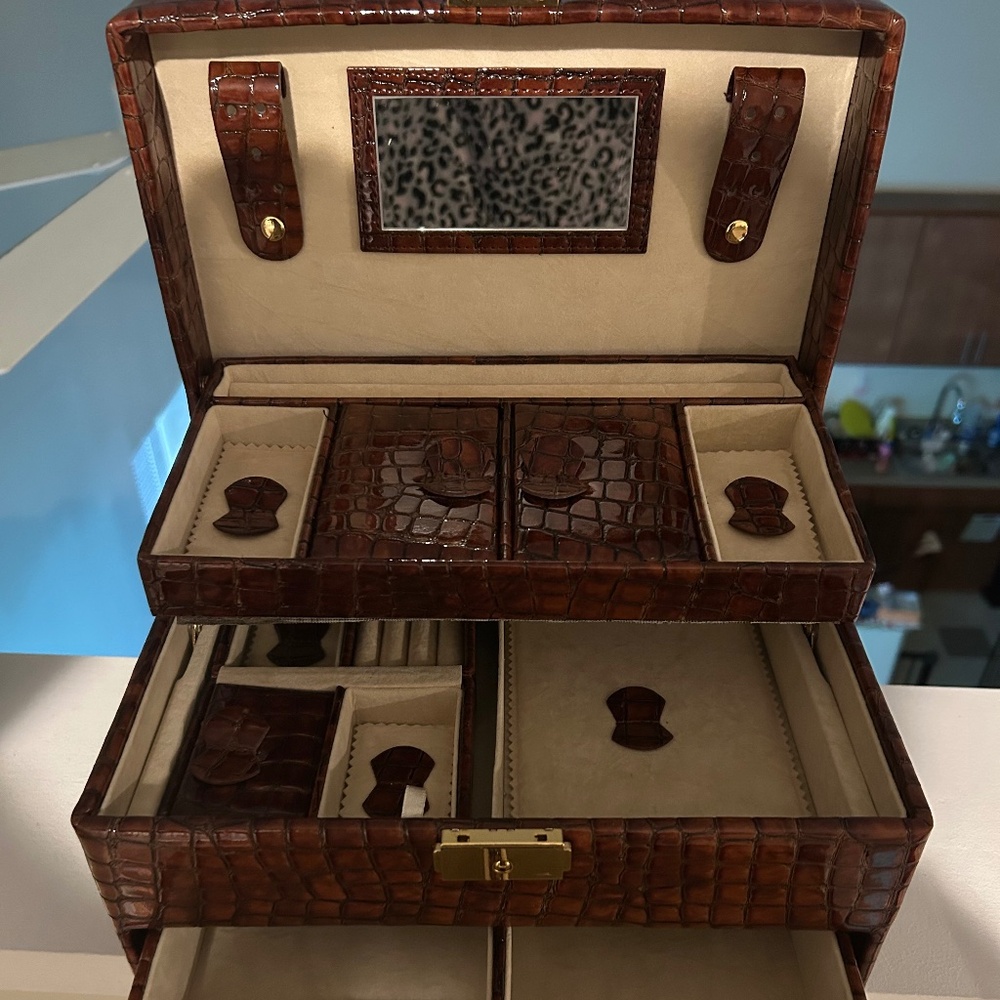 Beautiful Vintage Faux Crocodile Leather Jewelry Box + Key  Alfred Design